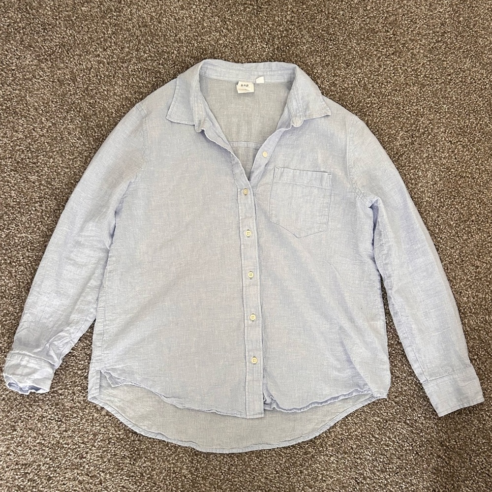 GAP women’s Casual Light Blue Button Down Shirt